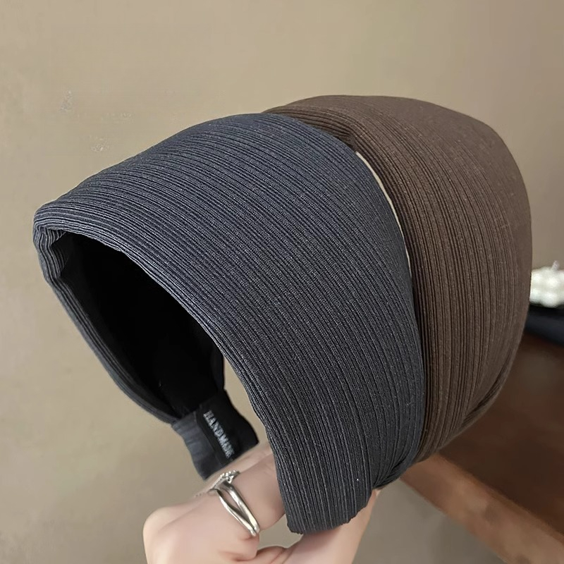 Толстая широкая повязка на гол – обзор и цена Travel Accessories Designer